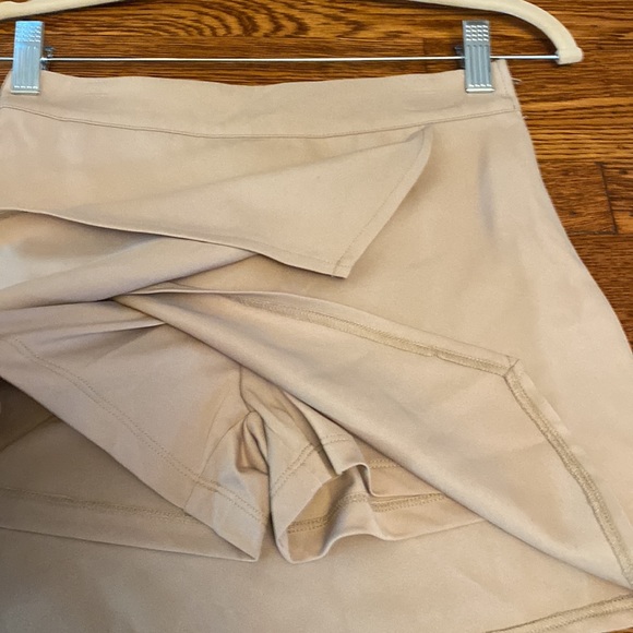 Eddie Bauer School Uniform Khaki Skirt with Under Shorts - Picture 3 of 7